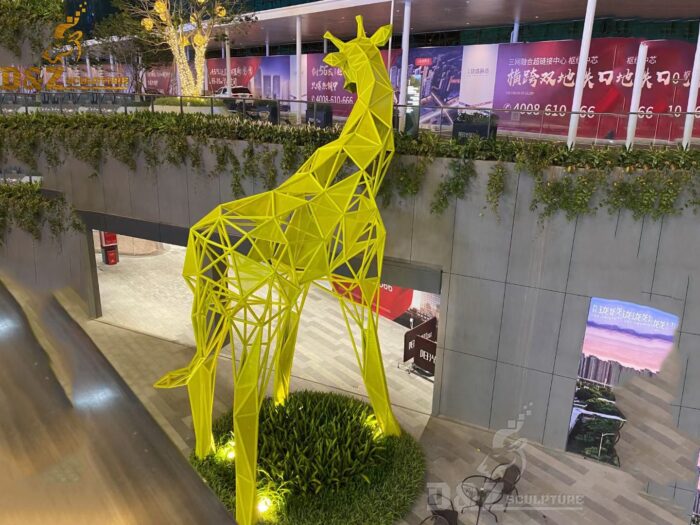 yellow giraffe sculpture metal life size outdoor garden sculpture DZM 091