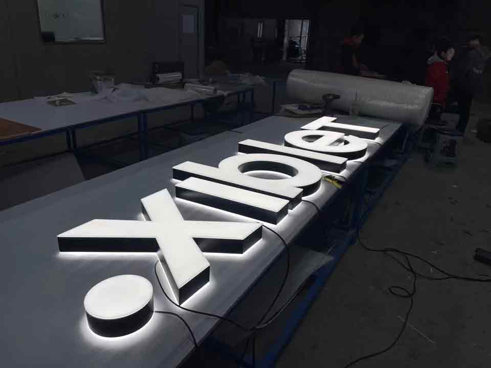 Customized large company logos: creative sculptures for displaying brand Image DZM-1478
