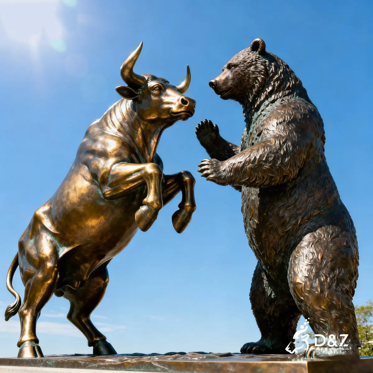 Large bronze wall street bull statue, wall street bull vs bear statue, cast by lost-wax method, polished surface, outdoor public decoration